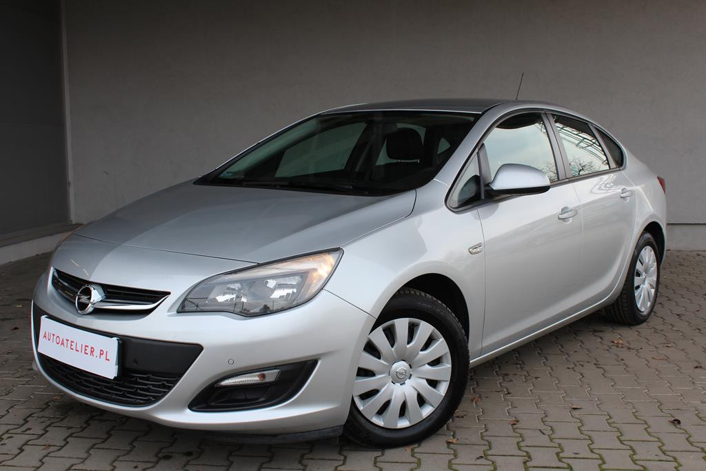 Opel Astra – sedan 1,4T 140 KM benzyna + LPG, I właściciel, salon PL, FV 23%