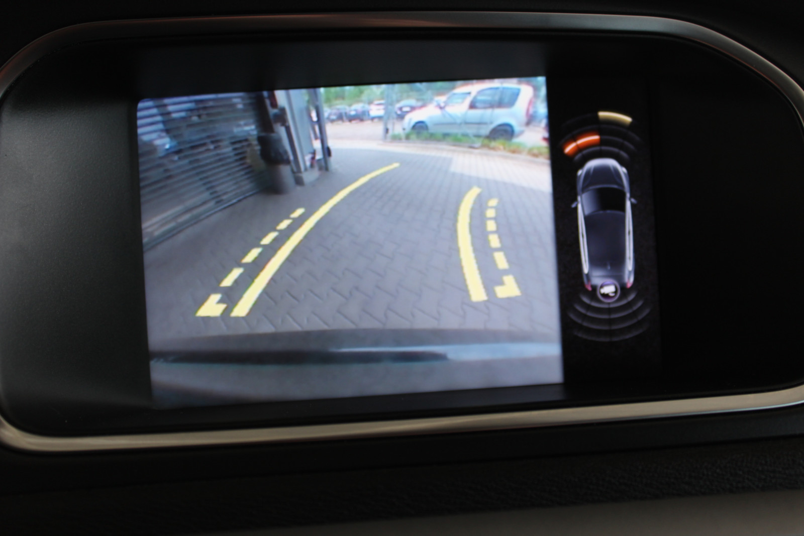 Volvo V40 – 2.0/150KM D3 , blis , kamera cofania , sam parkuje