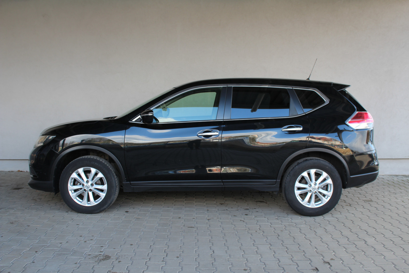 Nissan X-Trail – 1.6/130KM manualna skrzynia , tempomat , niski przebieg , FV23%