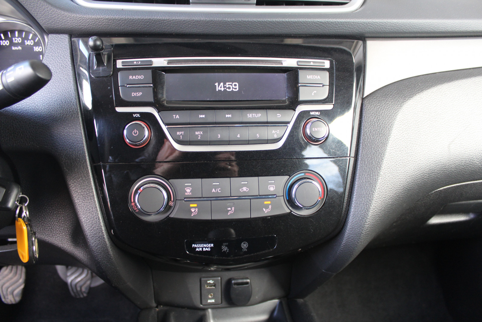 Nissan X-Trail – 1.6/130KM manualna skrzynia , tempomat , niski przebieg , FV23%