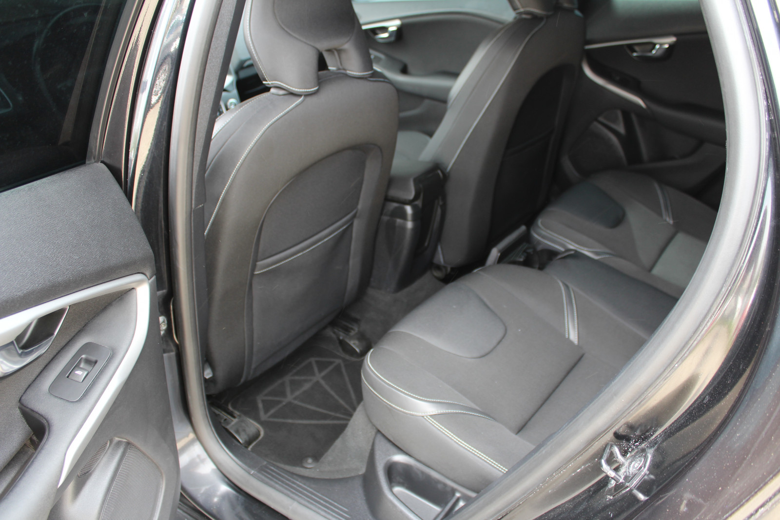 Volvo V40 – 2.0/150KM D3 , blis , kamera cofania , sam parkuje