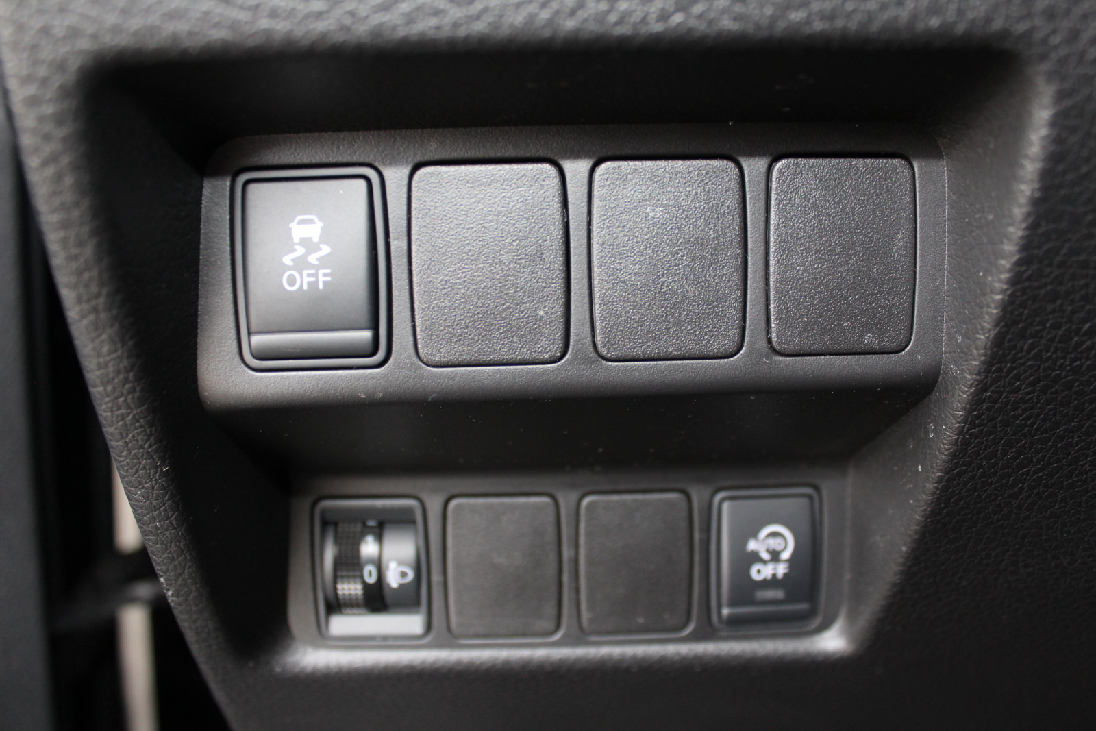 Nissan X-Trail – 1.6/130KM manualna skrzynia , tempomat , niski przebieg , FV23%