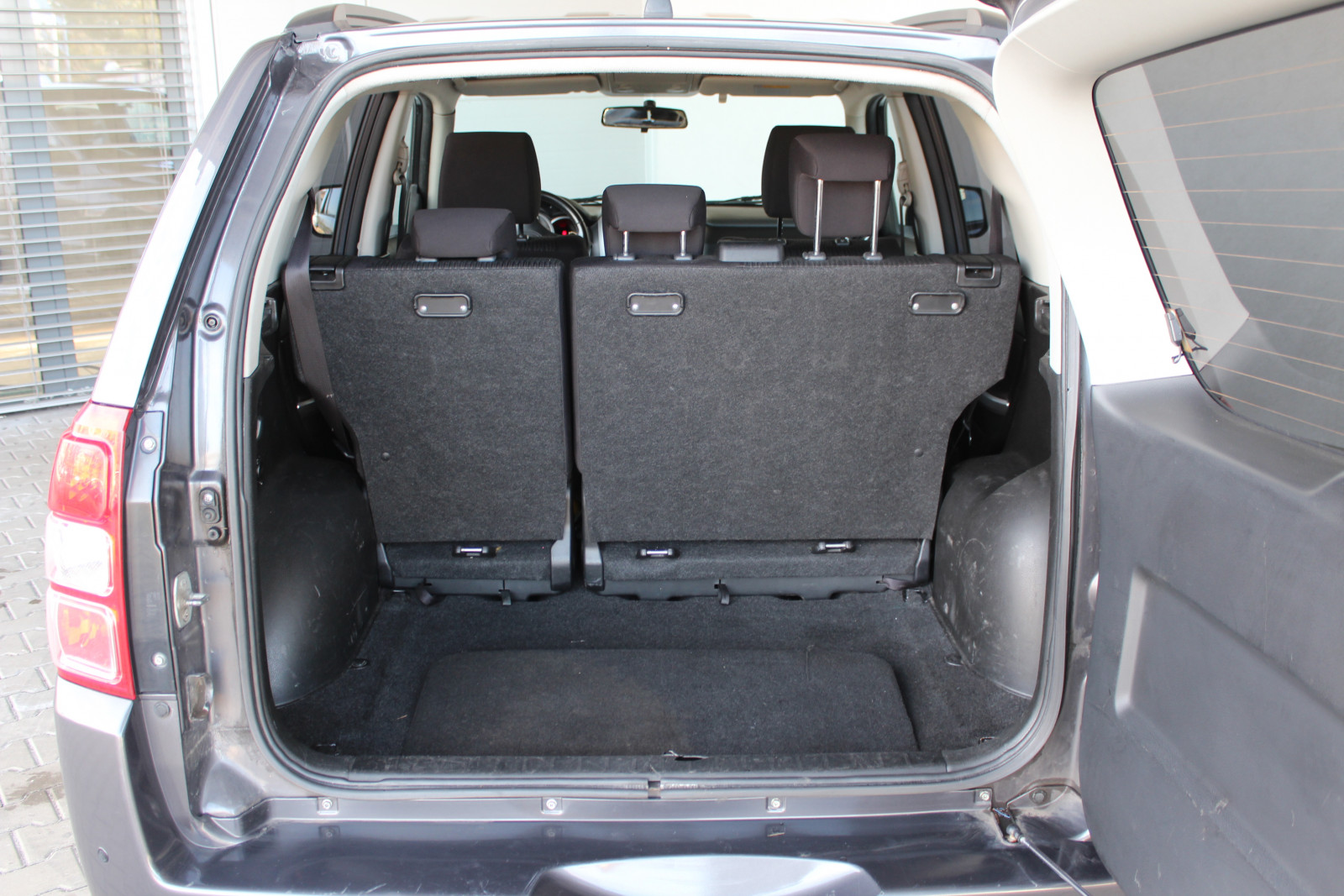 Suzuki Grand Vitara – 1.9/130KM 4×4 , premium , progi ozdobne , FV23%