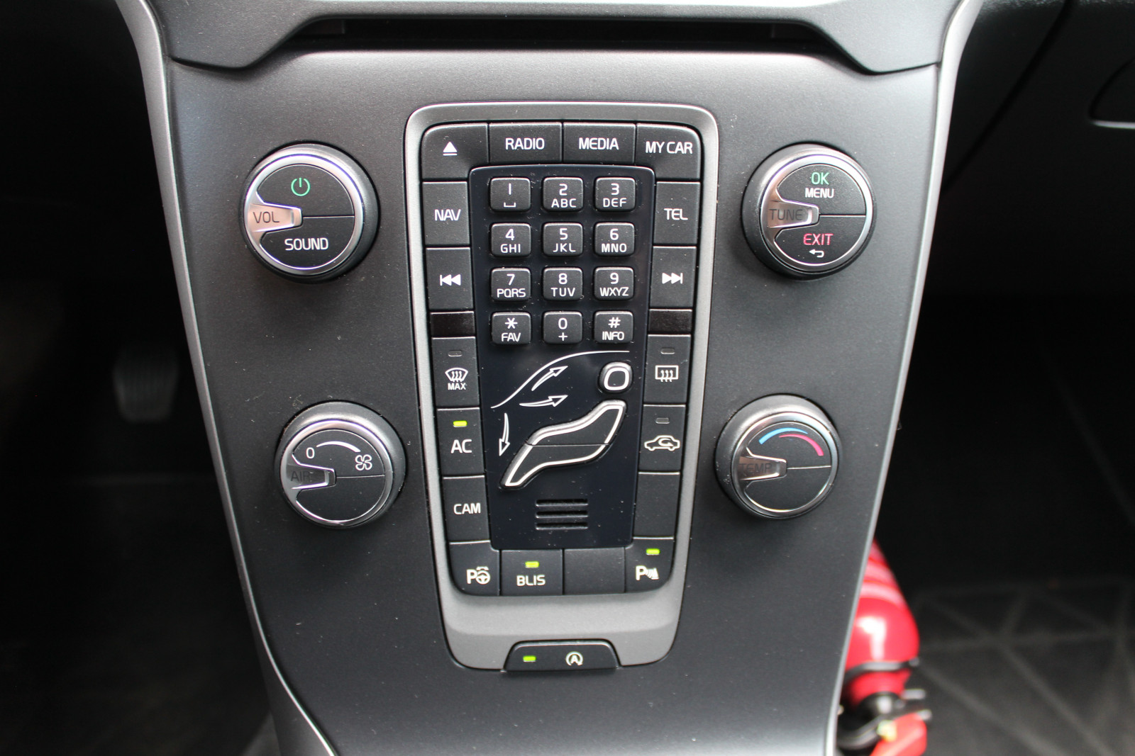 Volvo V40 – 2.0/150KM D3 , blis , kamera cofania , sam parkuje