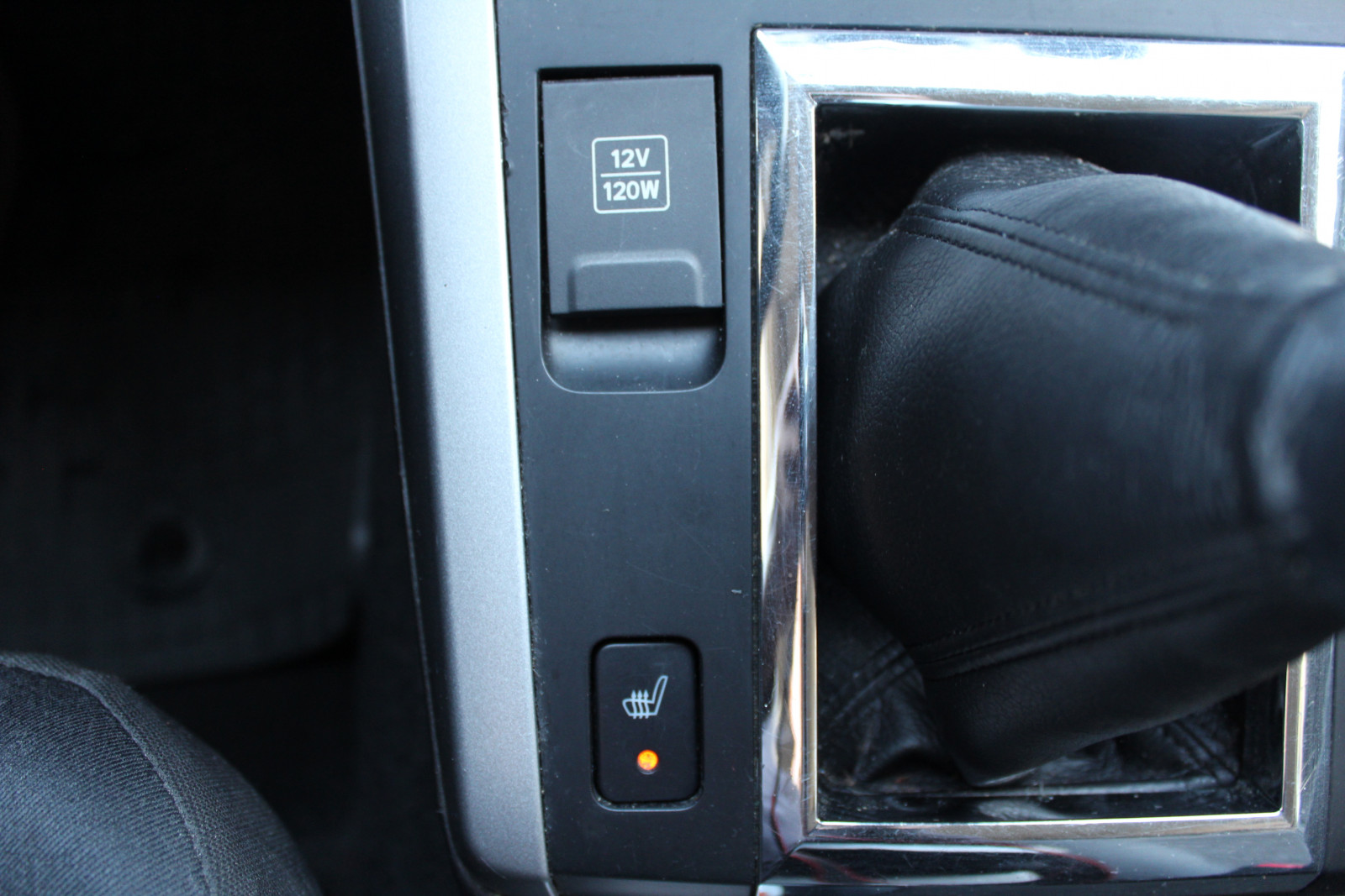 Suzuki Grand Vitara – 1.9/130KM 4×4 , premium , progi ozdobne , FV23%