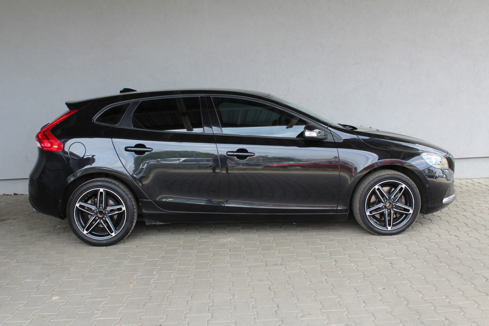 Volvo V40 – 2.0/150KM D3 , blis , kamera cofania , sam parkuje