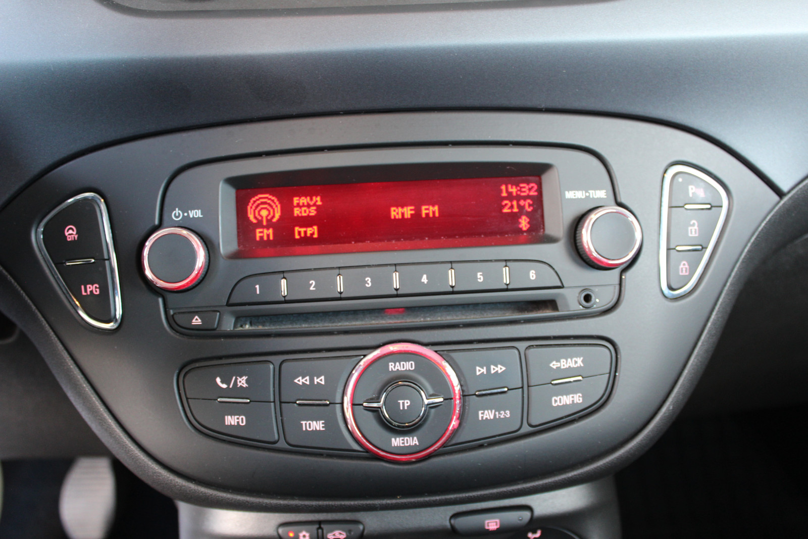 Opel Corsa – 1,4 90KM, fabryczne LPG, serwisowany, krajowy