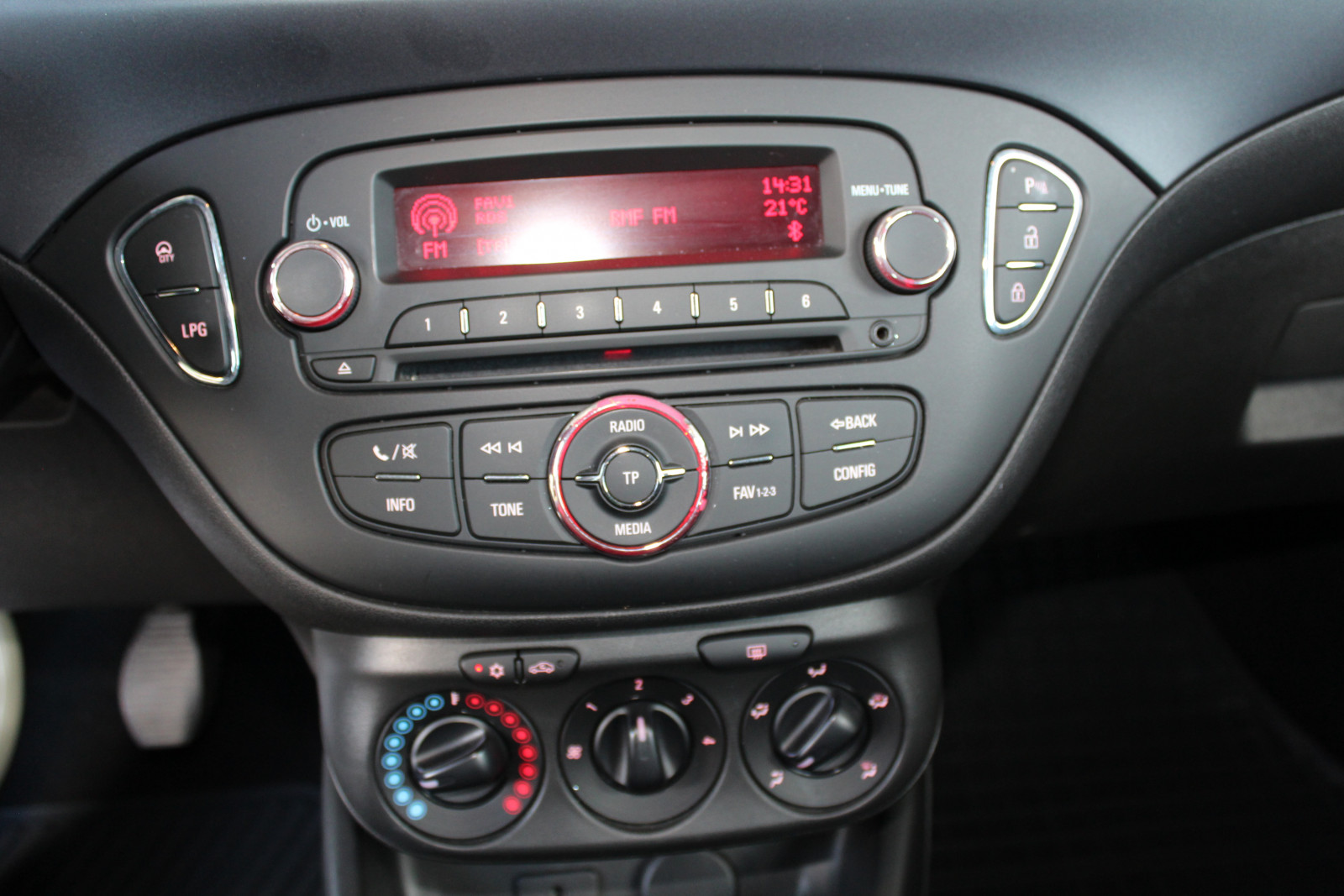 Opel Corsa – 1,4 90KM, fabryczne LPG, serwisowany, krajowy