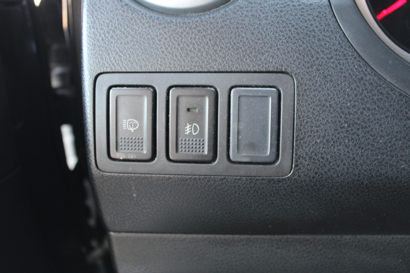 Suzuki Grand Vitara – 1.9/130KM 4×4 , premium , progi ozdobne , FV23%