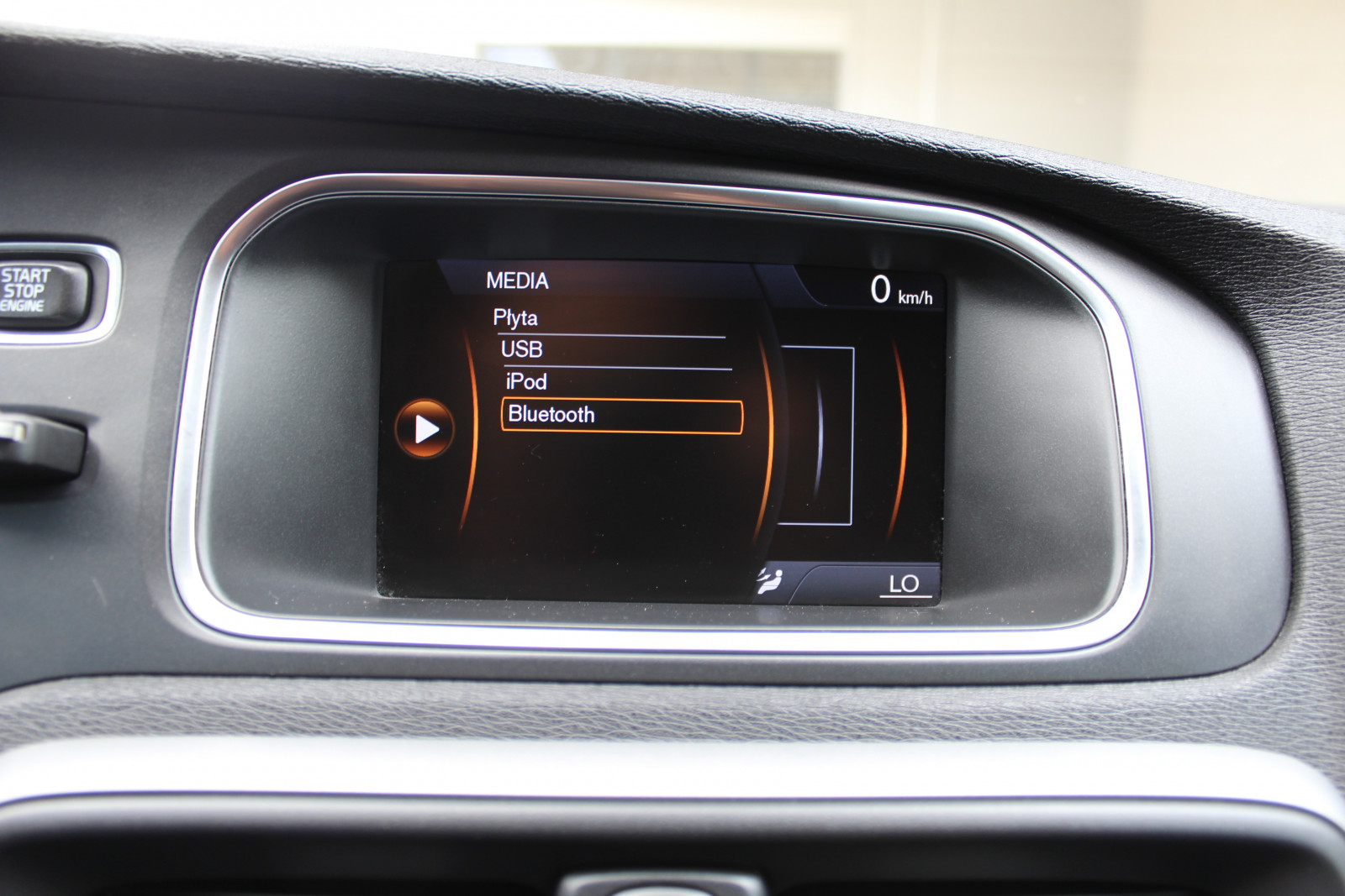 Volvo V40 – 2.0/150KM D3 , blis , kamera cofania , sam parkuje