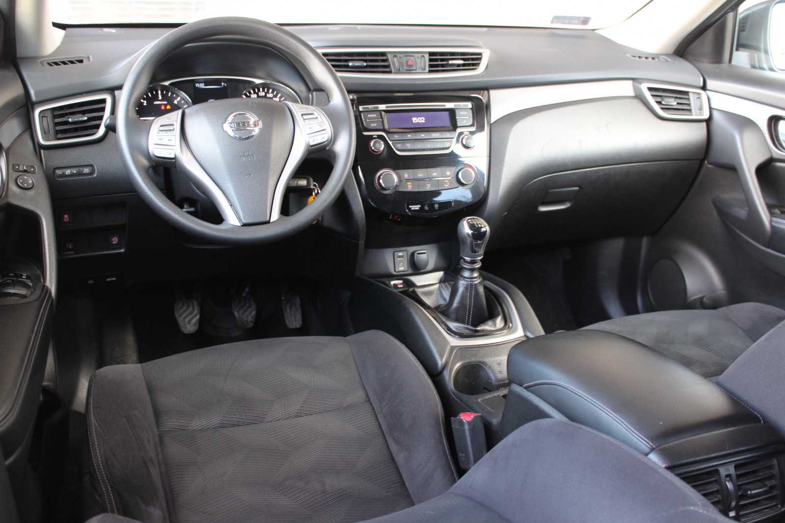 Nissan X-Trail – 1.6/130KM manualna skrzynia , tempomat , niski przebieg , FV23%