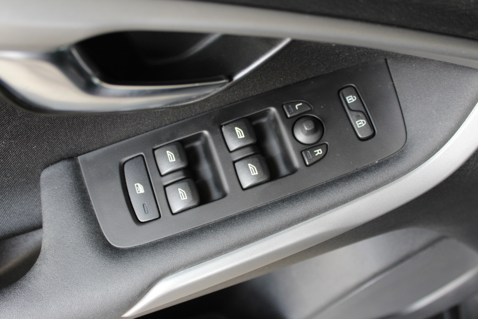 Volvo V40 – 2.0/150KM D3 , blis , kamera cofania , sam parkuje