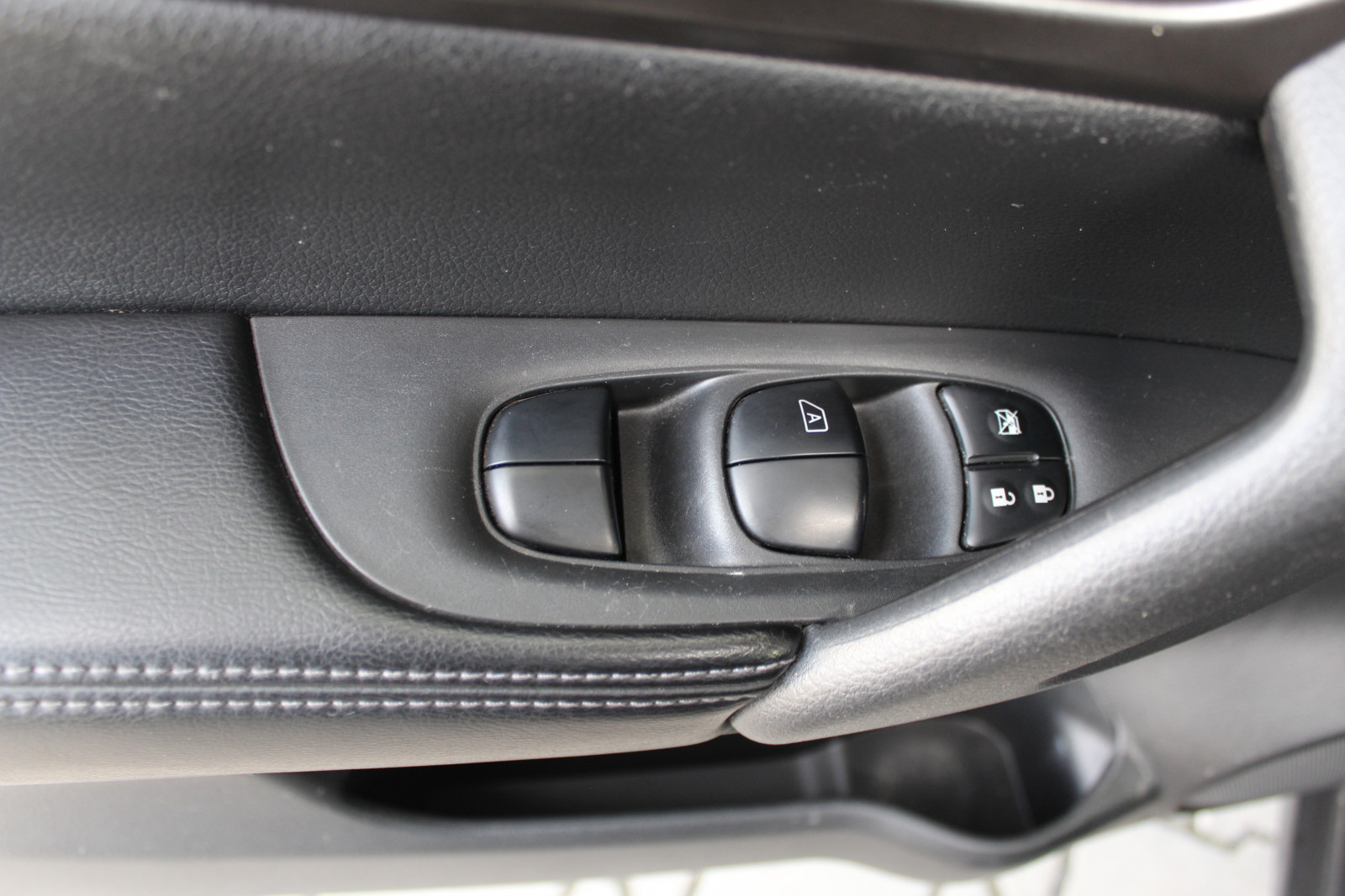 Nissan X-Trail – 1.6/130KM manualna skrzynia , tempomat , niski przebieg , FV23%