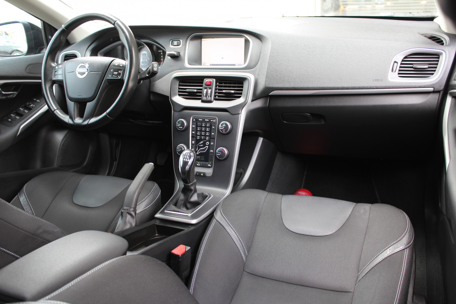 Volvo V40 – 2.0/150KM D3 , blis , kamera cofania , sam parkuje