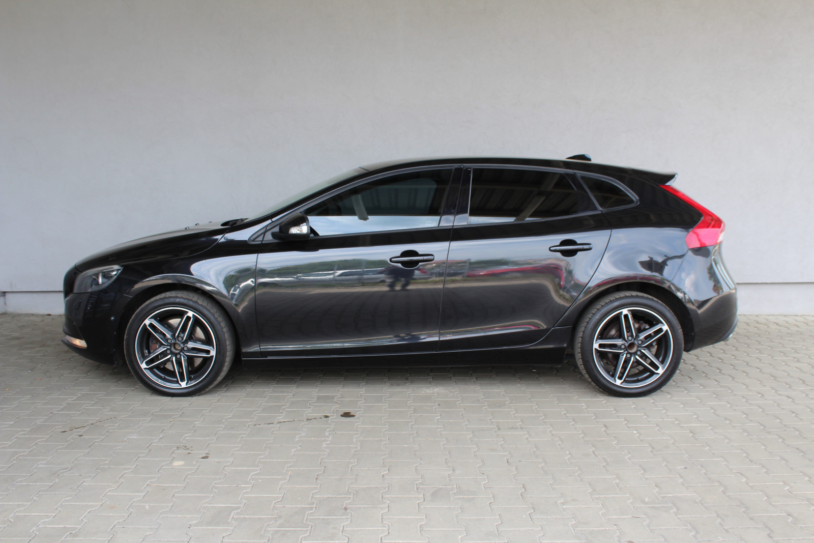 Volvo V40 – 2.0/150KM D3 , blis , kamera cofania , sam parkuje