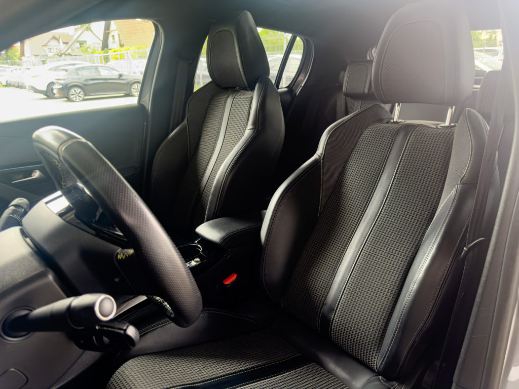 Peugeot 208 1.2 PureTech GT Line S&S