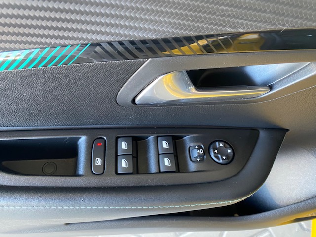 Peugeot 208 1.2 PureTech Allure Pack S&S EAT8