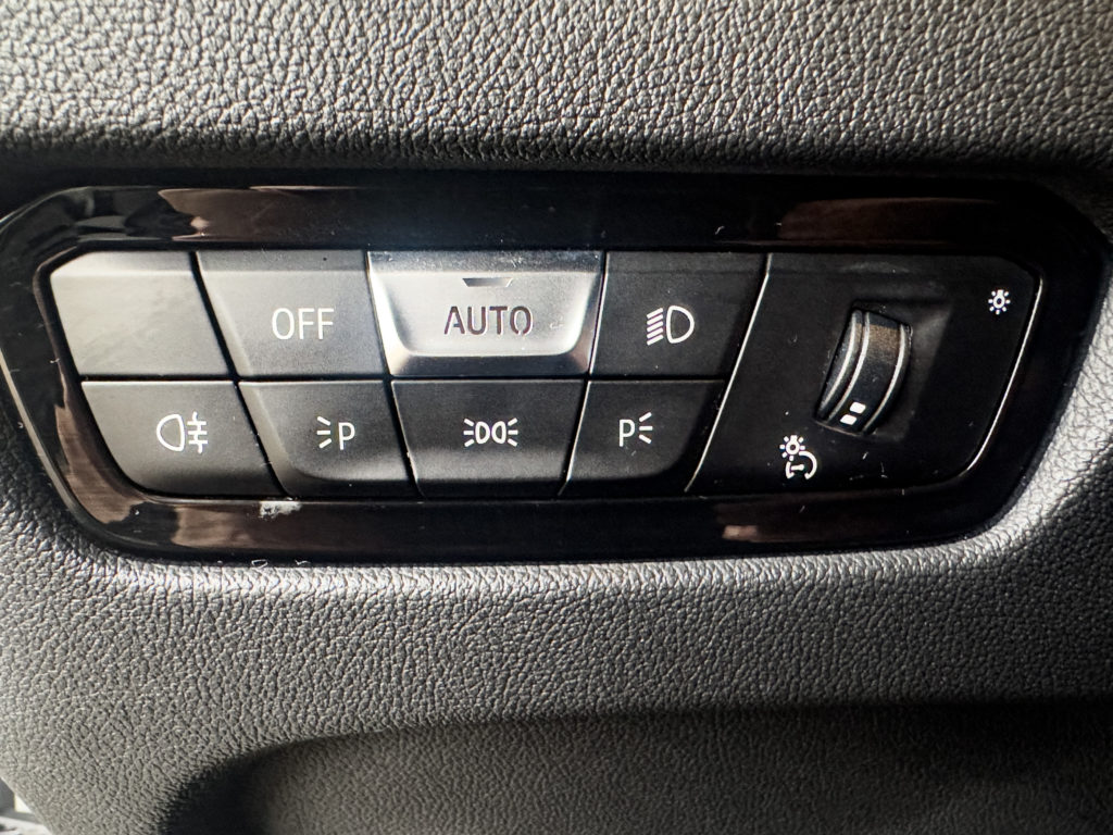 BMW Seria 3 318i Touring M Sport