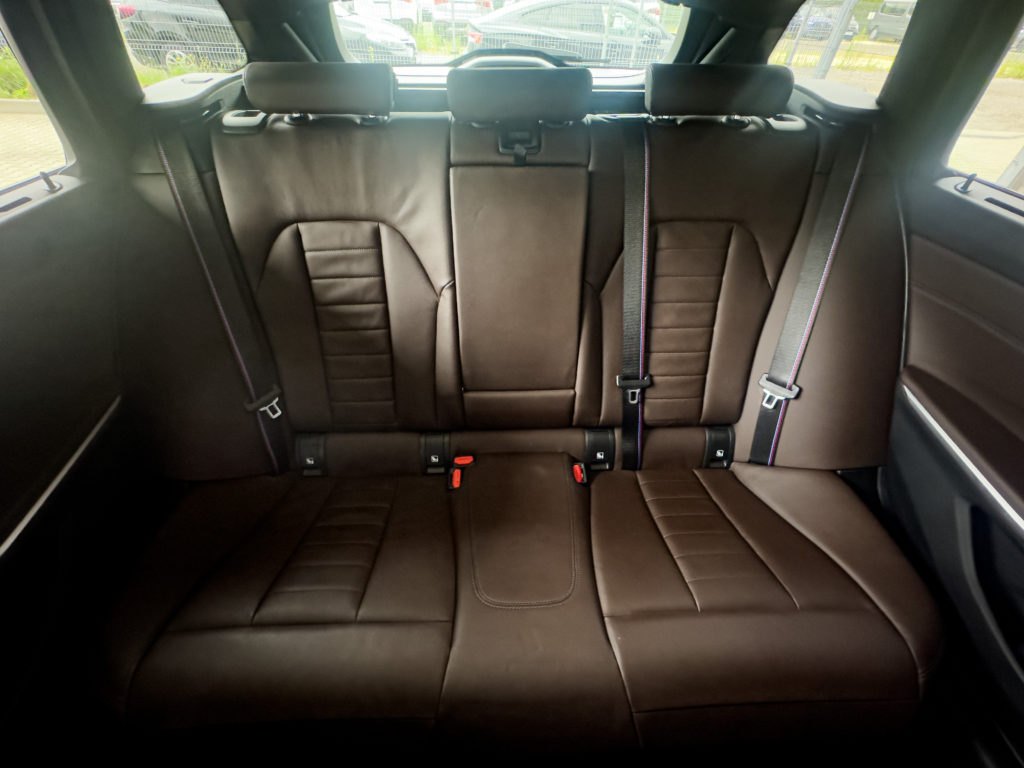 BMW Seria 3 318i Touring M Sport