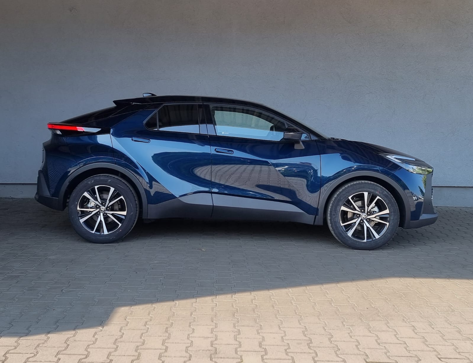 Toyota C-HR Style 2.0 VVT-i Hybrid 197 KM