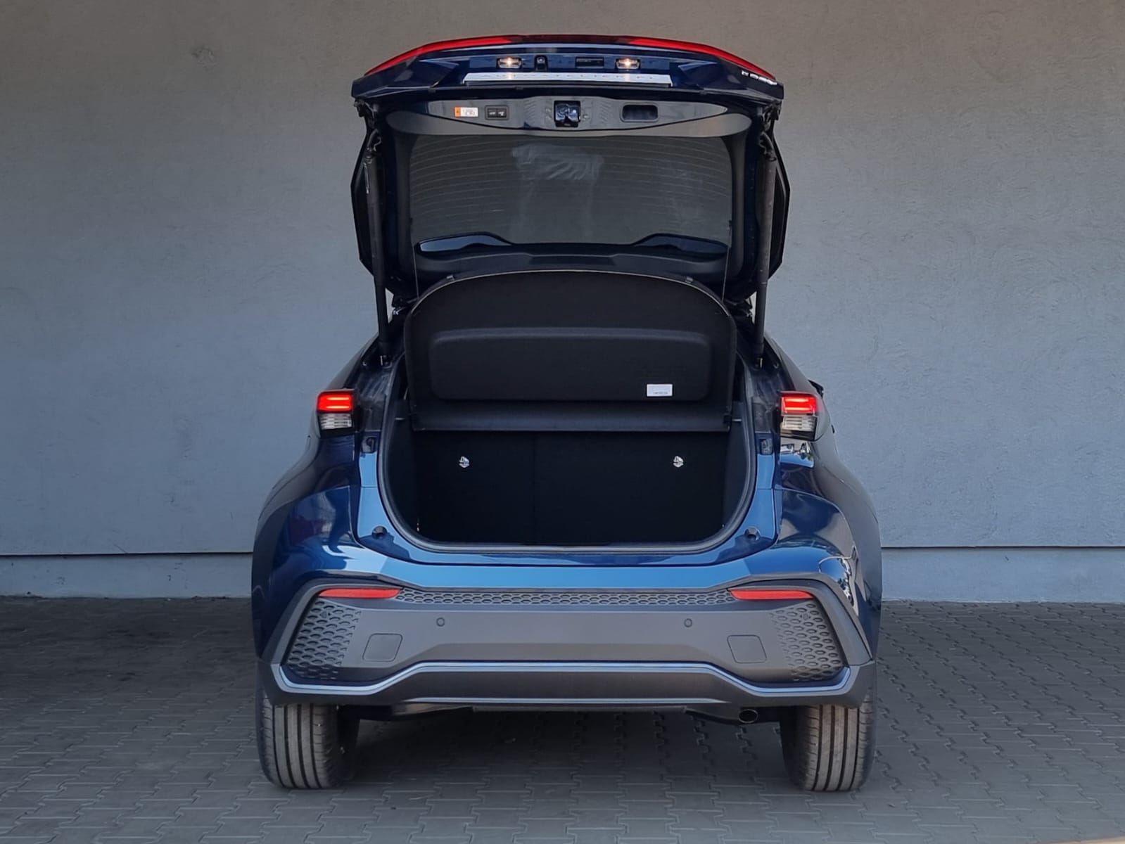 Toyota C-HR Style 2.0 VVT-i Hybrid 197 KM