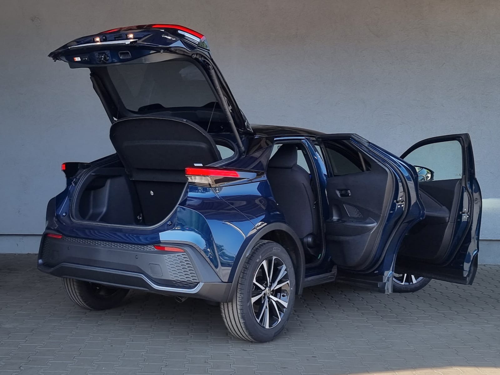 Toyota C-HR Style 2.0 VVT-i Hybrid 197 KM