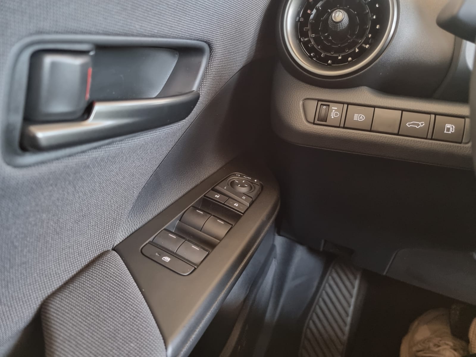 Toyota C-HR Style 2.0 VVT-i Hybrid 197 KM