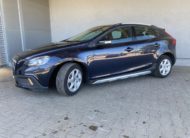 Volvo V40 Cross Country T3 Drive-E Base