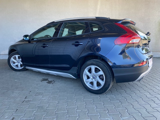 Volvo V40 Cross Country T3 Drive-E Base