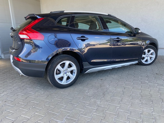 Volvo V40 Cross Country T3 Drive-E Base