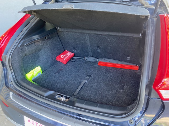 Volvo V40 Cross Country T3 Drive-E Base