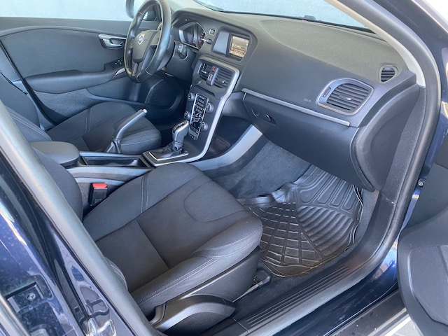 Volvo V40 Cross Country T3 Drive-E Base