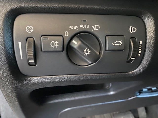 Volvo V40 Cross Country T3 Drive-E Base