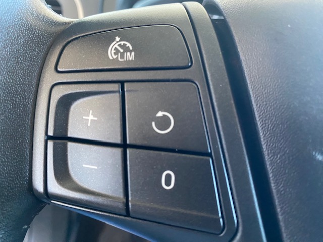 Volvo V40 Cross Country T3 Drive-E Base