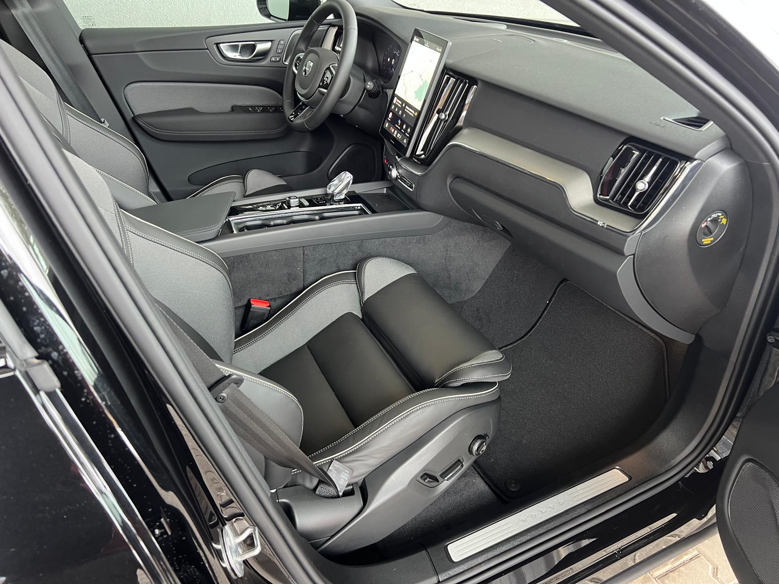 Volvo XC 60 T8 Plug-In Hybrid AWD Plus Black Edition