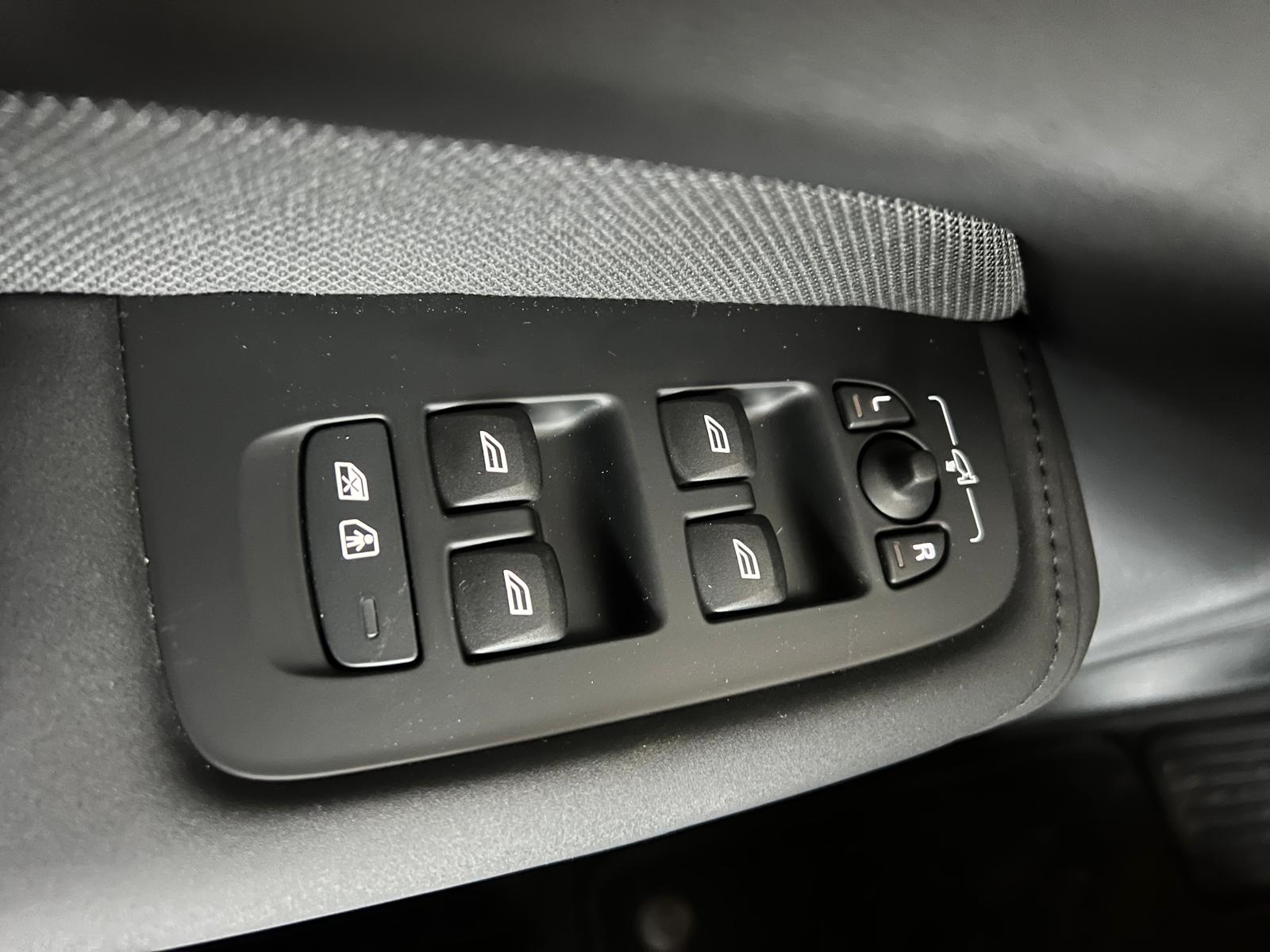 Volvo XC 60 T8 Plug-In Hybrid AWD Plus Black Edition