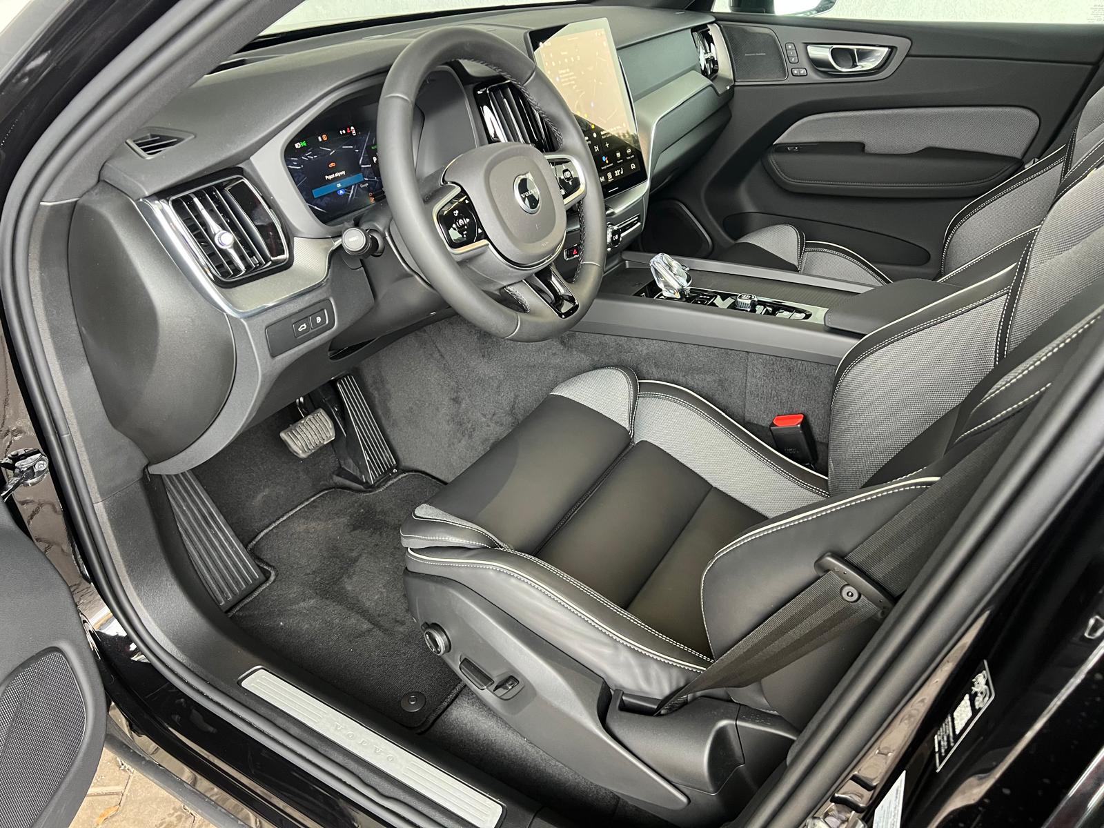 Volvo XC 60 T8 Plug-In Hybrid AWD Plus Black Edition