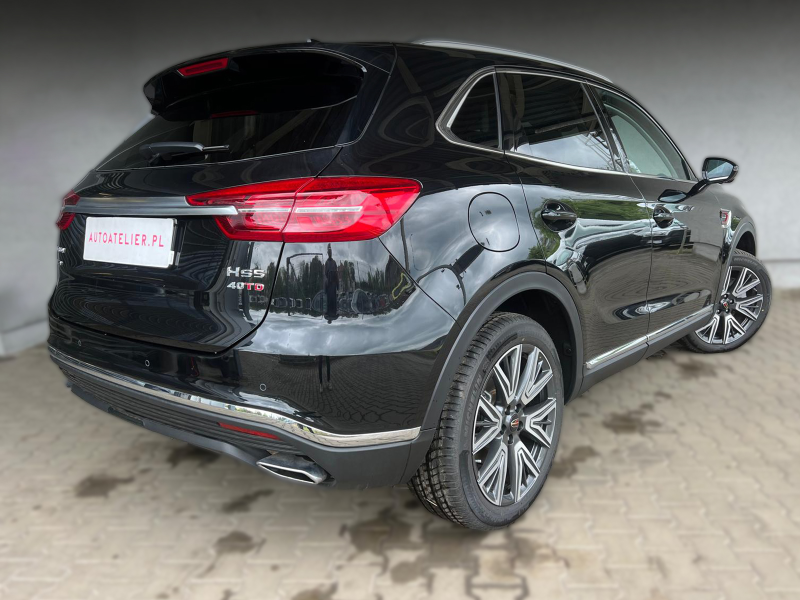 Hongqi HS5