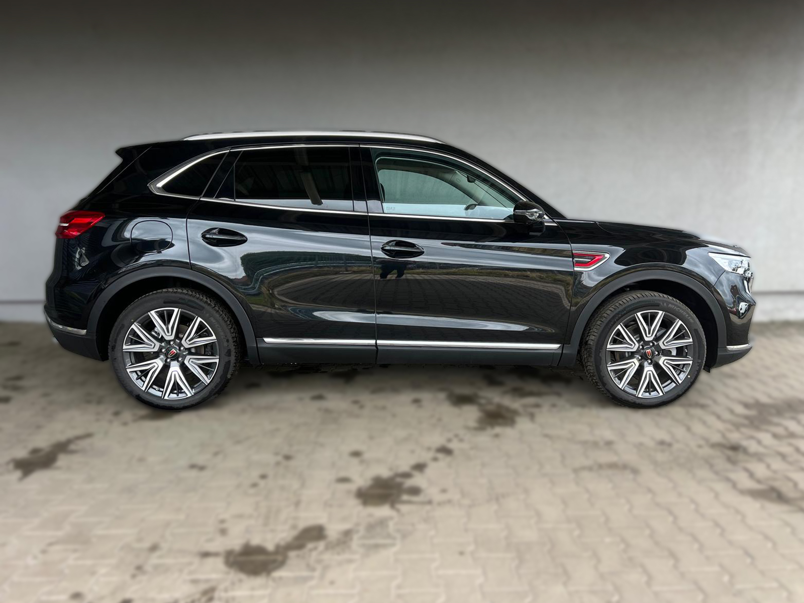 Hongqi HS5