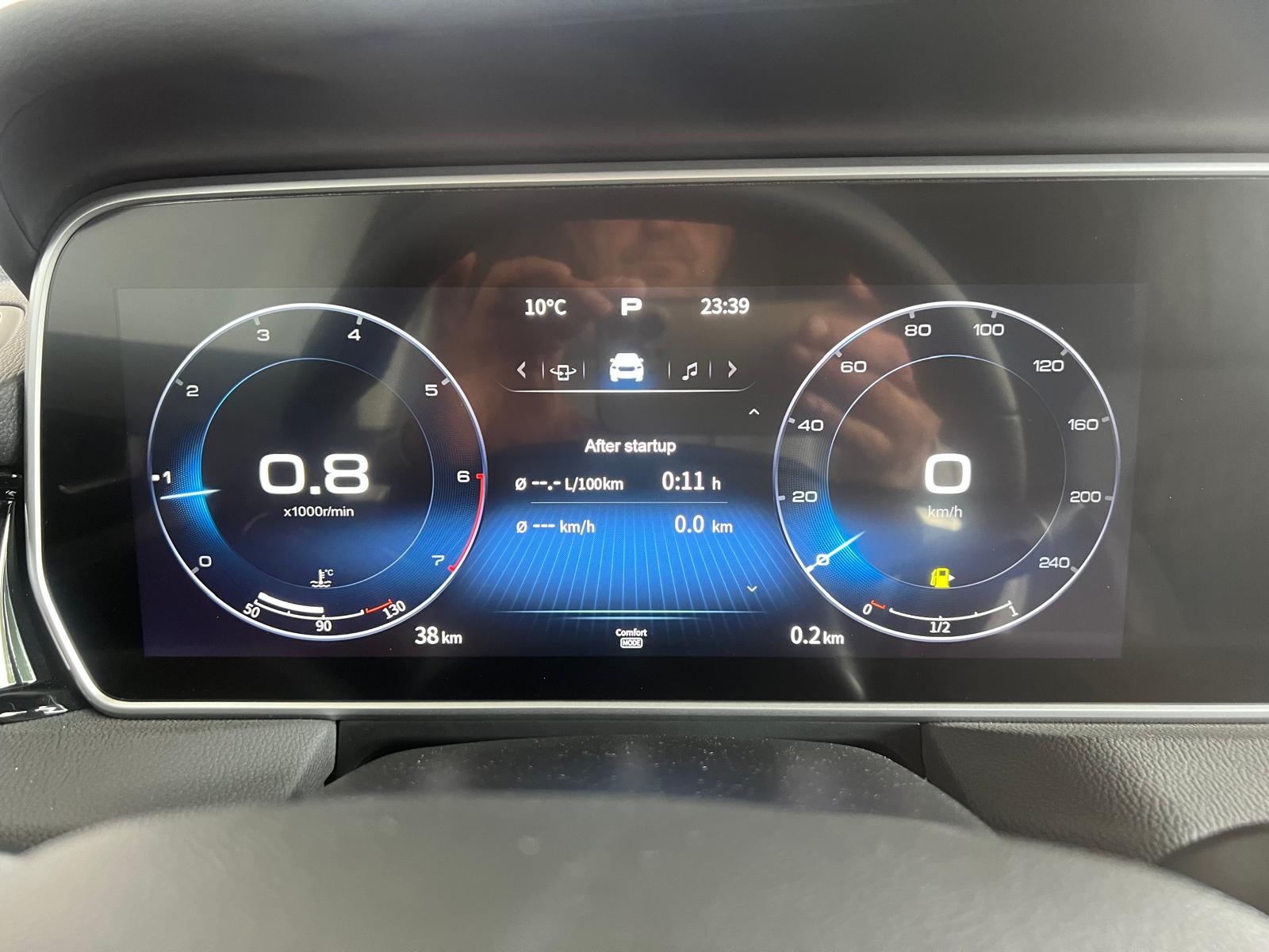 Hongqi HS5
